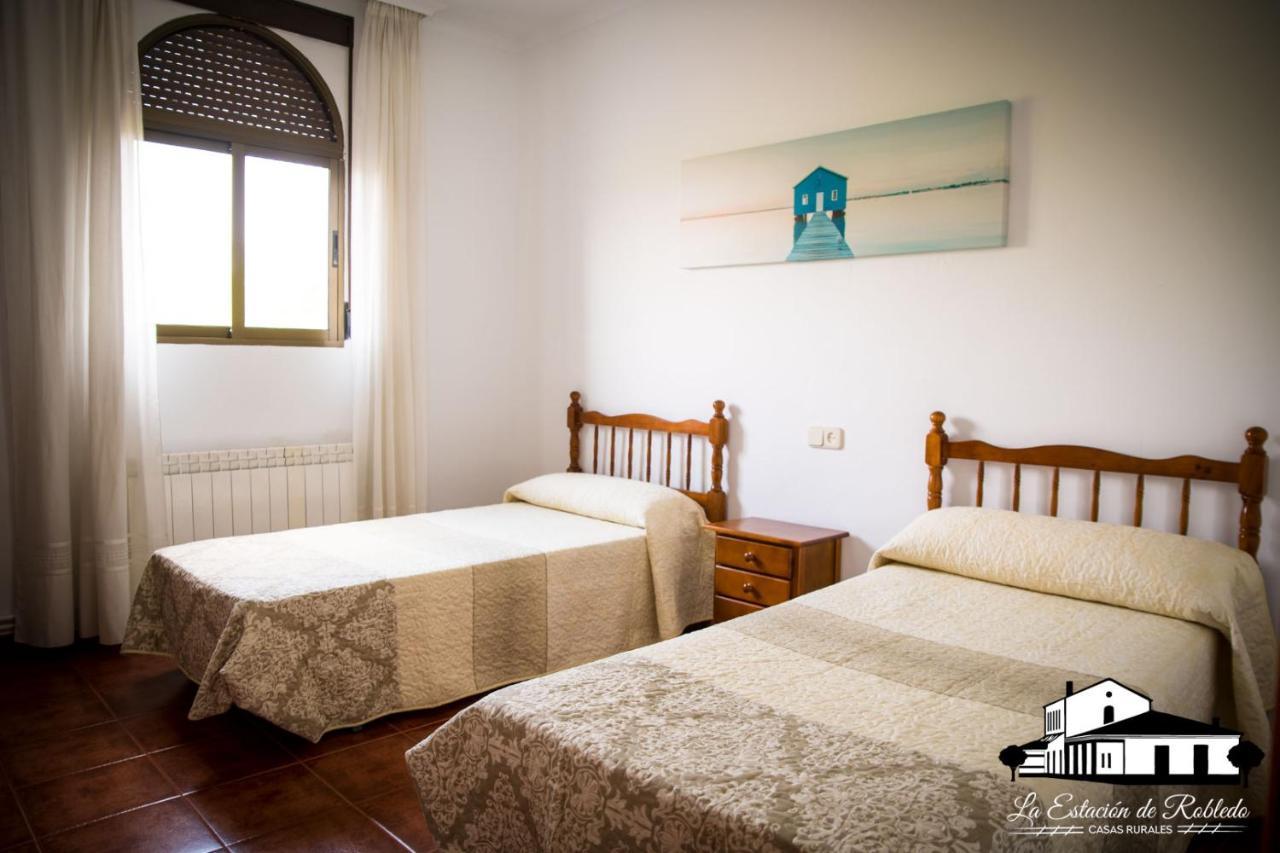 Casas Rurales La Estacion De Robledo 外观 照片
