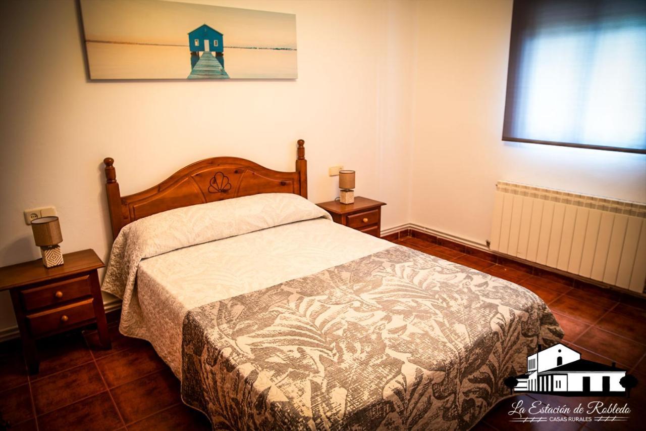 Casas Rurales La Estacion De Robledo 外观 照片