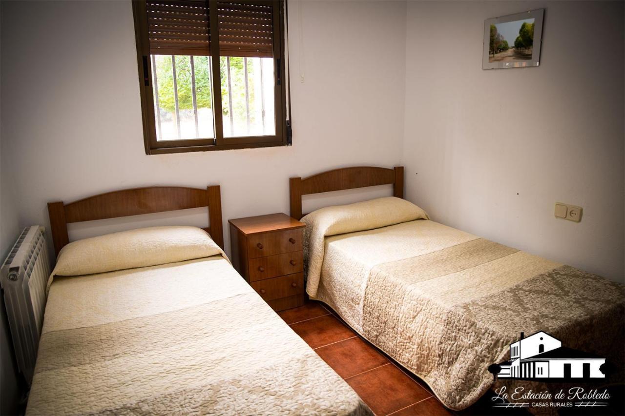 Casas Rurales La Estacion De Robledo 外观 照片